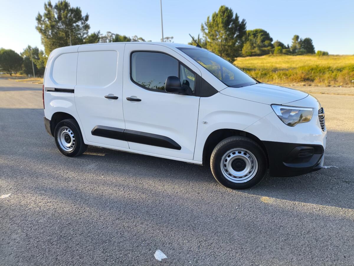 Opel Combo 1.5Hdi 100cv 3Lugares 2022